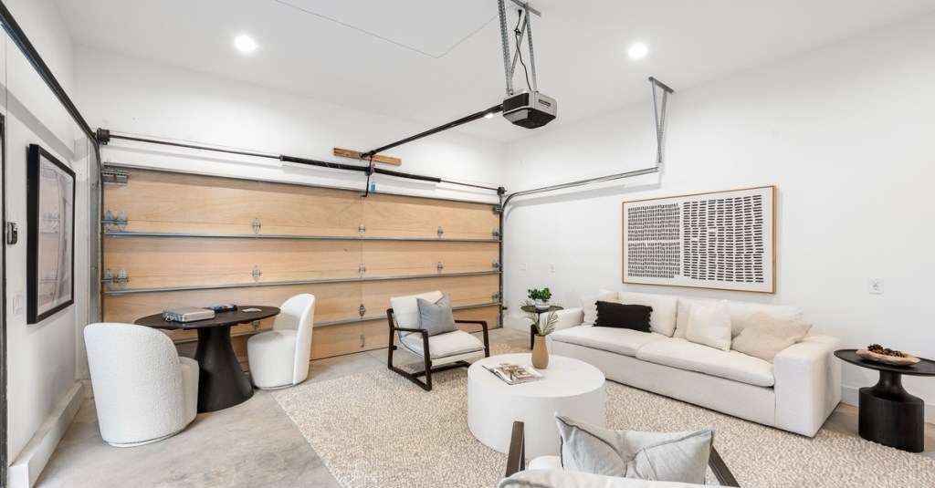 5 Tips for Transforming Your Garage Into a Creative Space